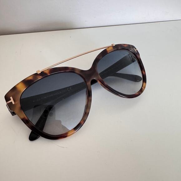 Tom Ford Livia Cat Eye Sunglasses Tortoise Shell Frame TF518